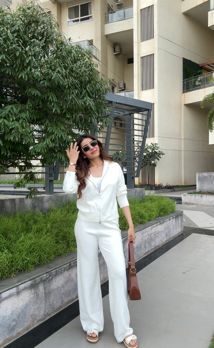 Bramhi in The Pearl Set